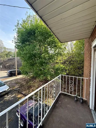 $2,900 | 135 Jay Avenue, Unit 1, Lyndhurst, NJ 07071
