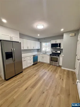 $2,900 | 135 Jay Avenue, Unit 1, Lyndhurst, NJ 07071