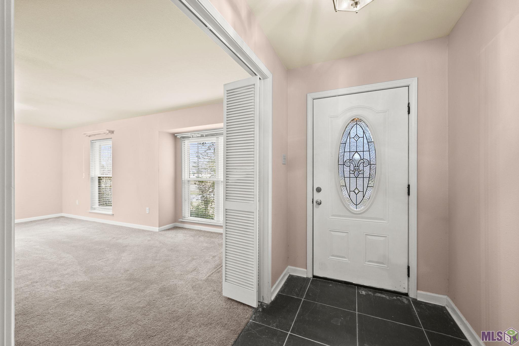 946 Shadybrook Drive Baton Rouge, LA 70816 - Photo 2 of 22