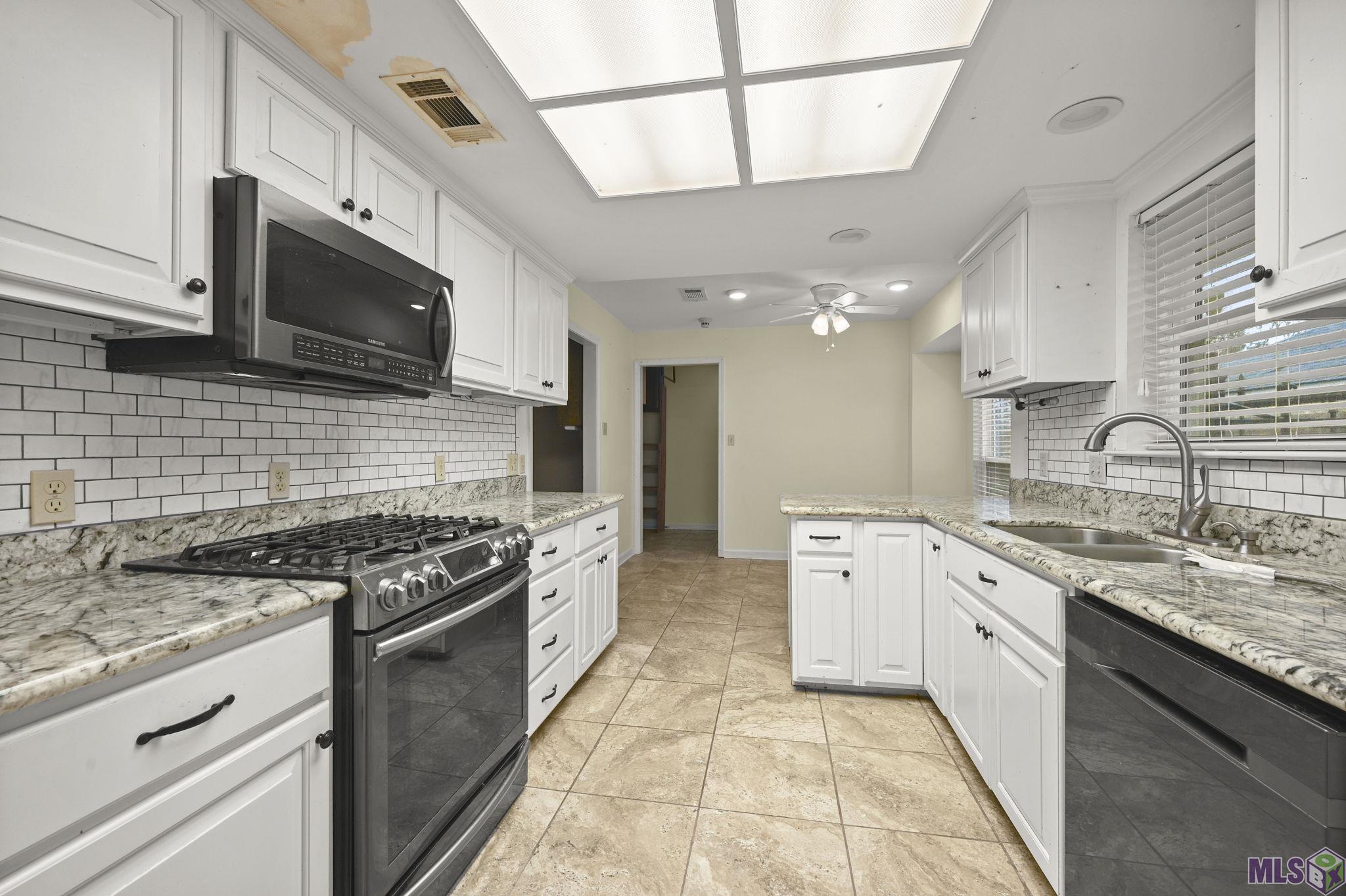 946 Shadybrook Drive Baton Rouge, LA 70816 - Photo 4 of 22