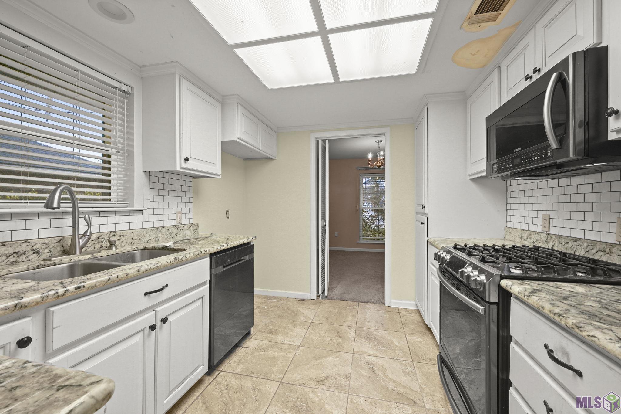 946 Shadybrook Drive Baton Rouge, LA 70816 - Photo 5 of 22