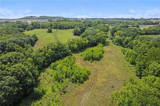 $2,995,000 | 6925 Outer Road, Odessa, MO 64076
