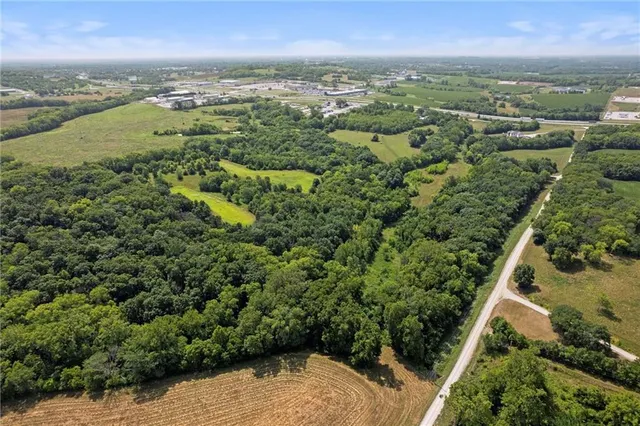 $2,995,000 | 6925 Outer Road, Odessa, MO 64076