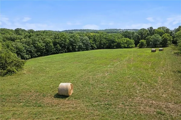 $2,995,000 | 6925 Outer Road, Odessa, MO 64076