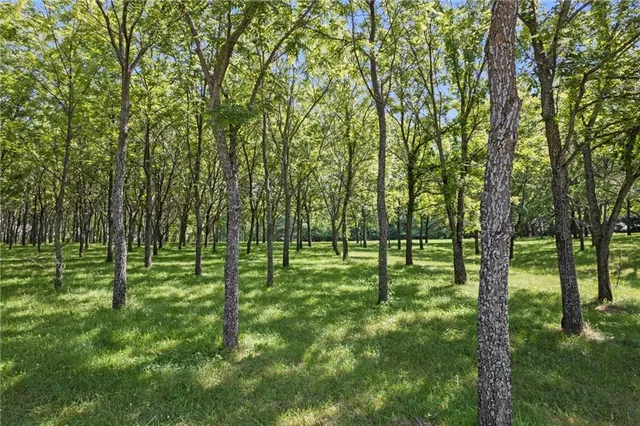 $2,995,000 | 6925 Outer Road, Odessa, MO 64076