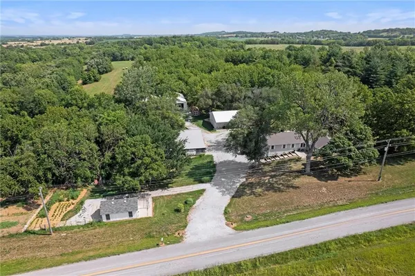 $2,995,000 | 6925 Outer Road, Odessa, MO 64076