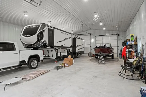 $2,995,000 | 6925 Outer Road, Odessa, MO 64076