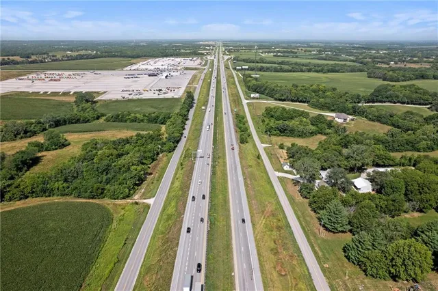 $2,995,000 | 6925 Outer Road, Odessa, MO 64076