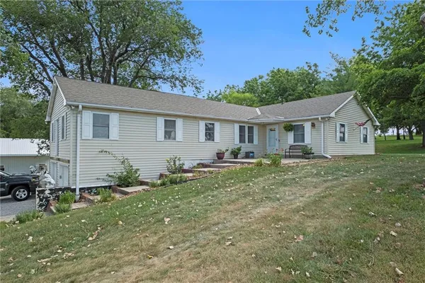 $2,995,000 | 6925 Outer Road, Odessa, MO 64076