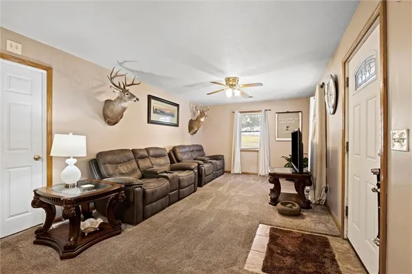 $2,995,000 | 6925 Outer Road, Odessa, MO 64076