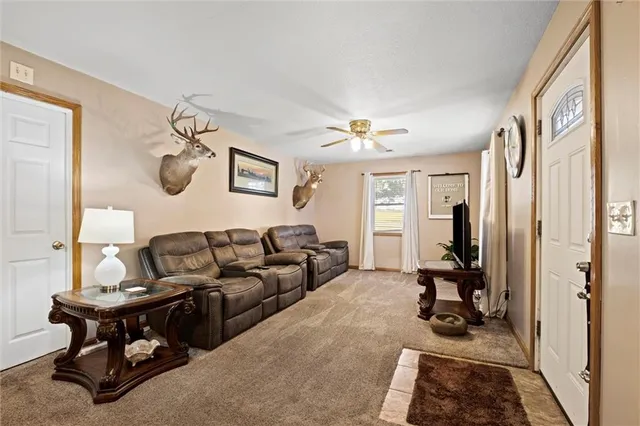 $2,995,000 | 6925 Outer Road, Odessa, MO 64076