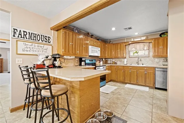 $2,995,000 | 6925 Outer Road, Odessa, MO 64076