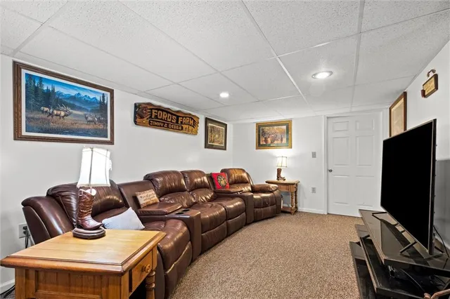 $2,995,000 | 6925 Outer Road, Odessa, MO 64076