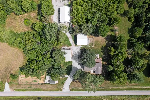 $2,995,000 | 6925 Outer Road, Odessa, MO 64076