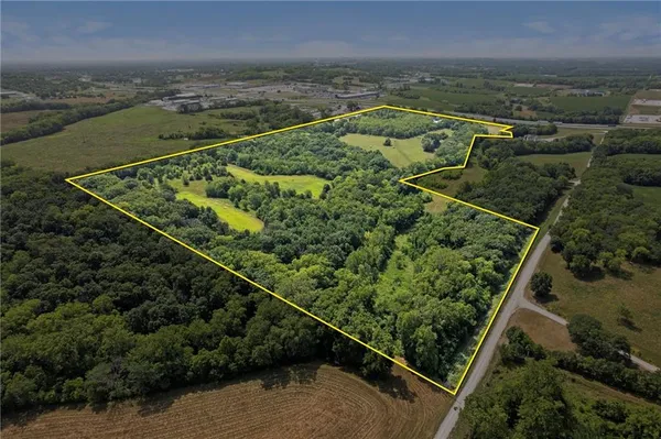 $2,995,000 | 6925 Outer Road, Odessa, MO 64076