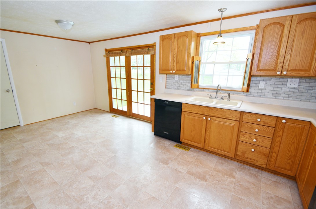 3 Cascade Road Henrietta, NY 14586 - Photo 9 of 36