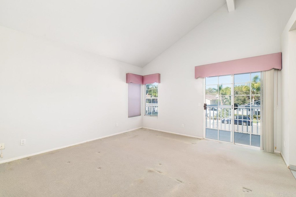 887 Quail Hill Drive San Marcos, CA 92078 - Photo 17 of 22 an empty room with windows