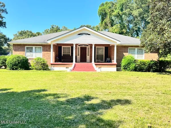 $275,000 | 216 Lower Woodville Road, Natchez, MS 39120