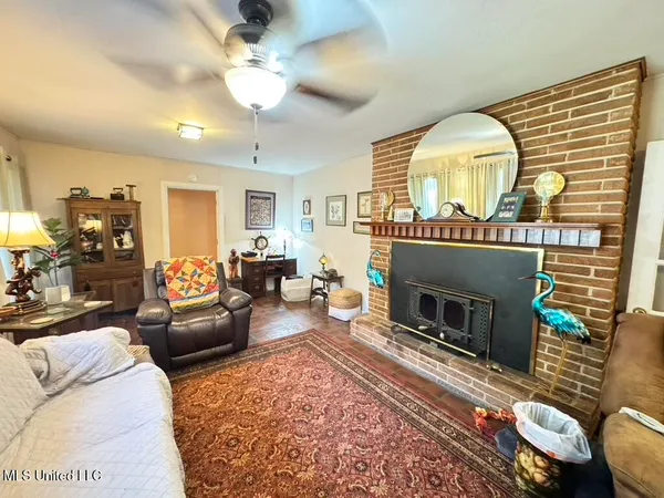 $275,000 | 216 Lower Woodville Road, Natchez, MS 39120