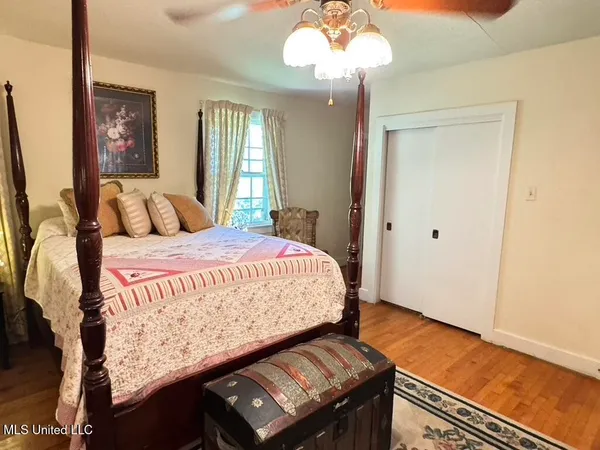 $275,000 | 216 Lower Woodville Road, Natchez, MS 39120