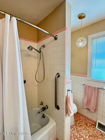 $275,000 | 216 Lower Woodville Road, Natchez, MS 39120