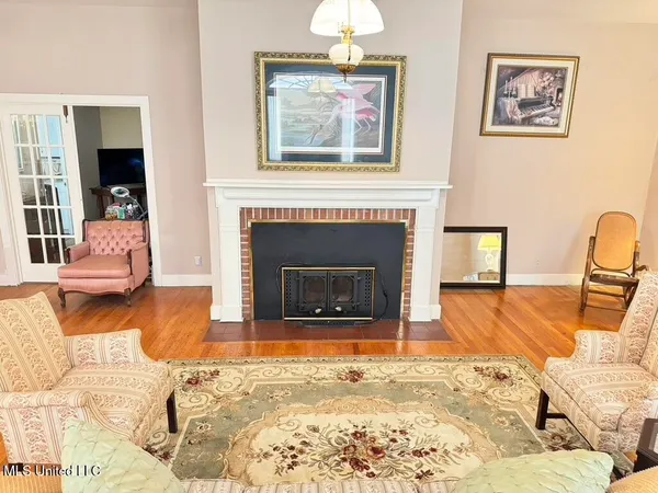 $275,000 | 216 Lower Woodville Road, Natchez, MS 39120