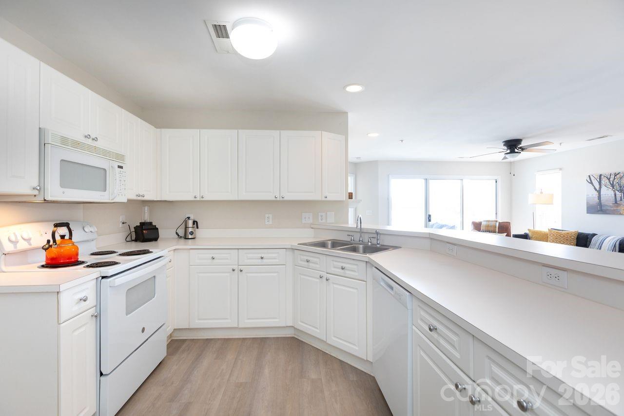 930 Jetton Street, Unit 29 Davidson, NC 28036 - Photo 5 of 19