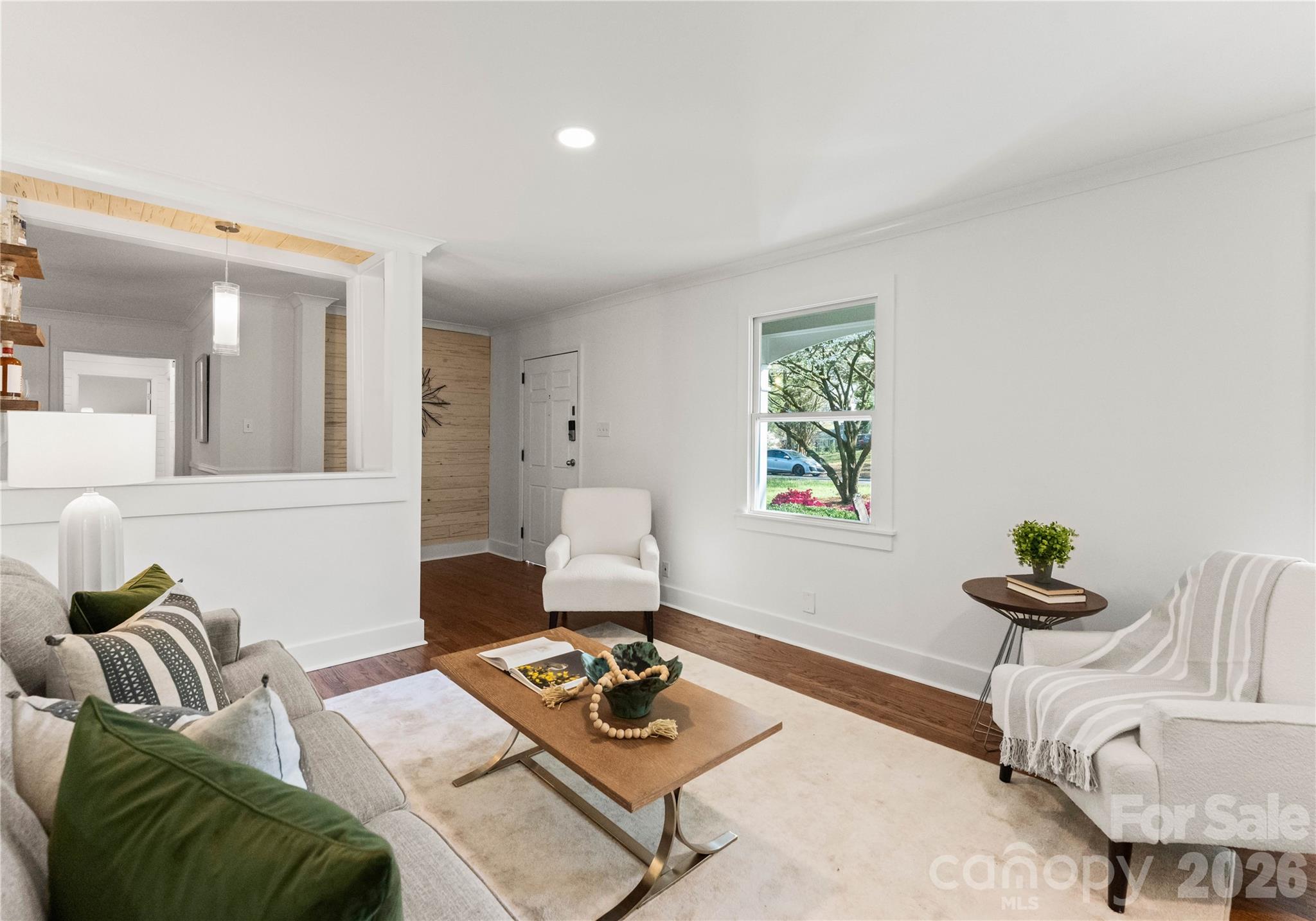 5100 White Oak Road Charlotte, NC 28210 - Photo 5 of 43 a living room with furniture and a window