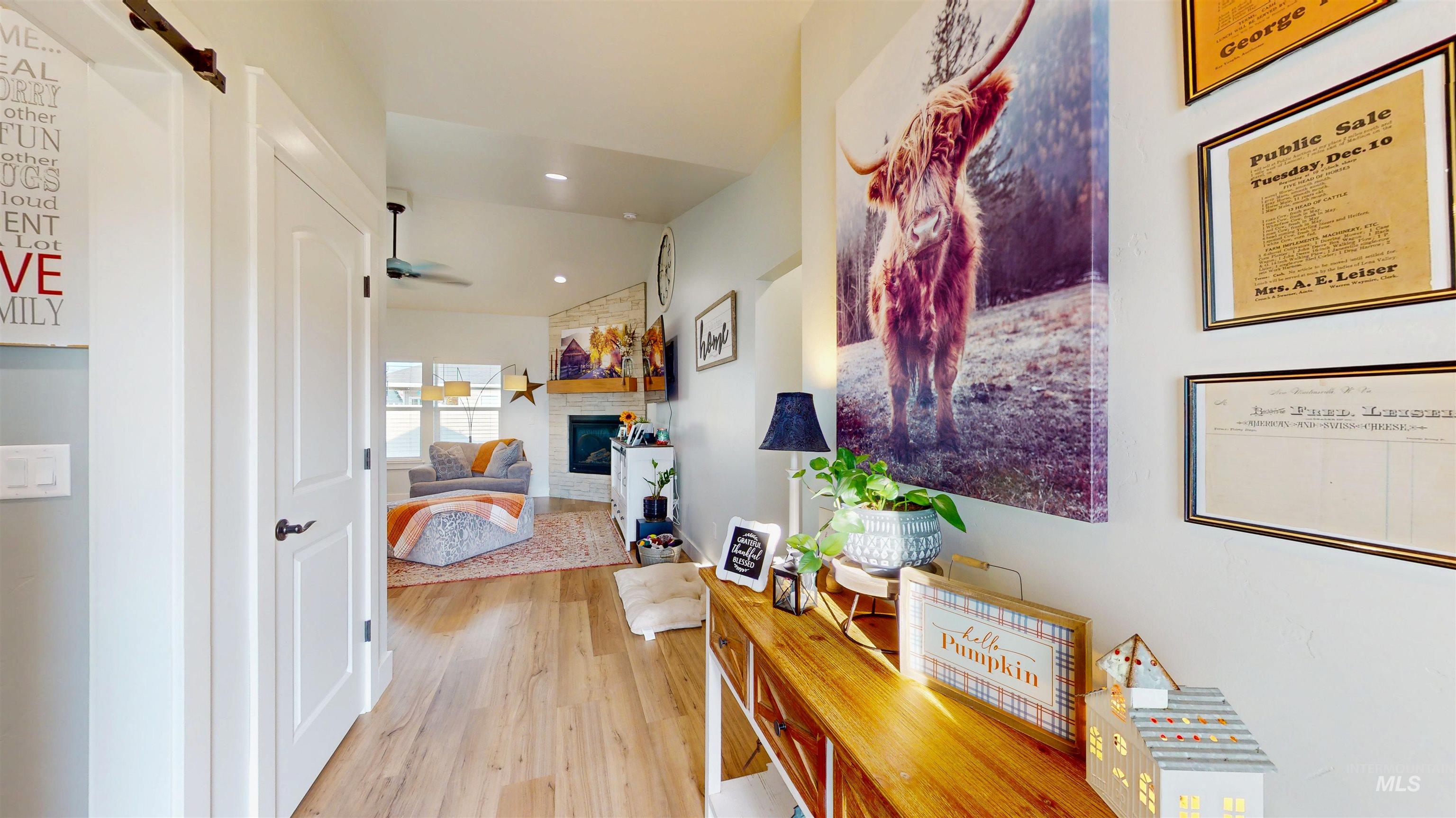 946 Kenbrook Loop Twin Falls, ID 83301 - Photo 7 of 35 Corridor featuring light wood-style flooring and recessed lighting