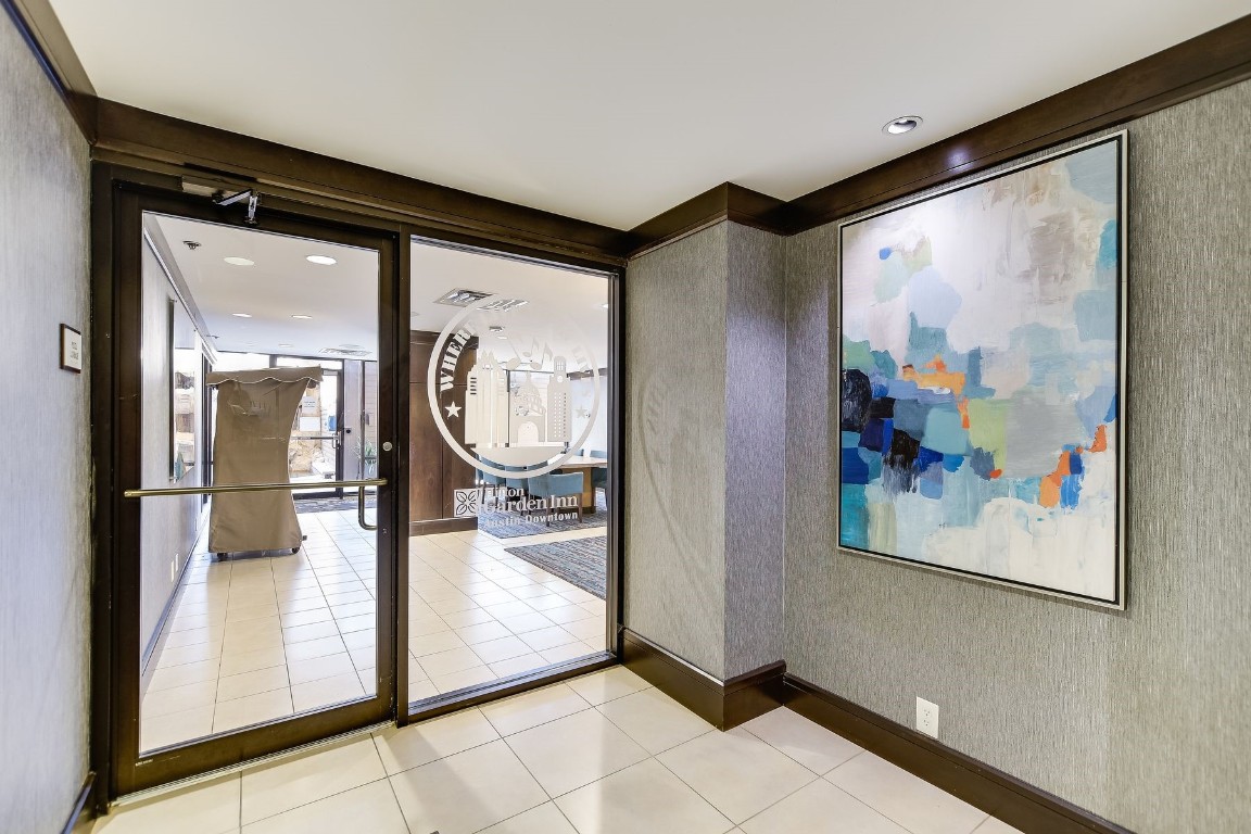 507 Sabine Street, Unit 303 Austin, TX 78701 - Photo 21 of 28 a view of a entryway
