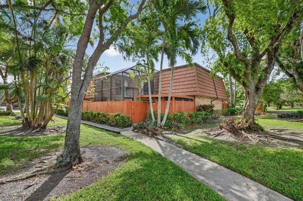 $395,000 | 9101 Southwest 19th Place, Unit A, Davie, FL 33324