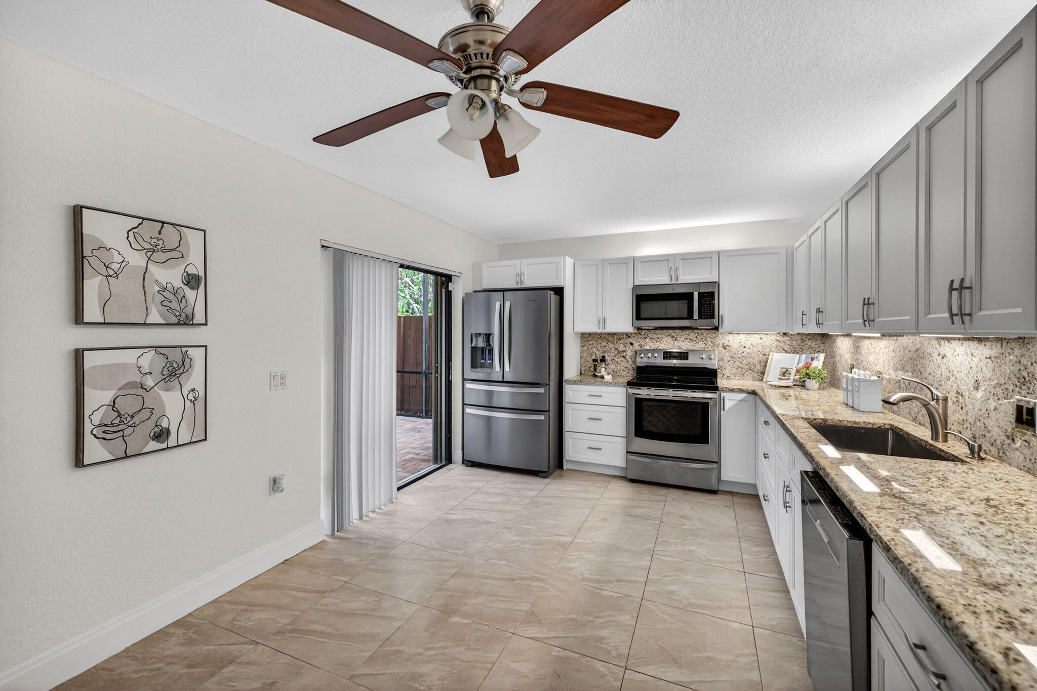9101 Southwest 19th Place, Unit A Davie, FL 33324 - Photo 12 of 58 12 Kitchen