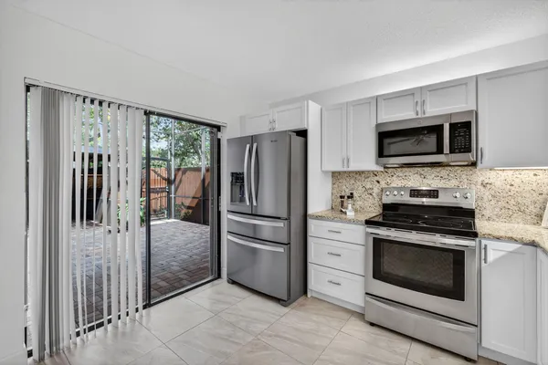 $395,000 | 9101 Southwest 19th Place, Unit A, Davie, FL 33324