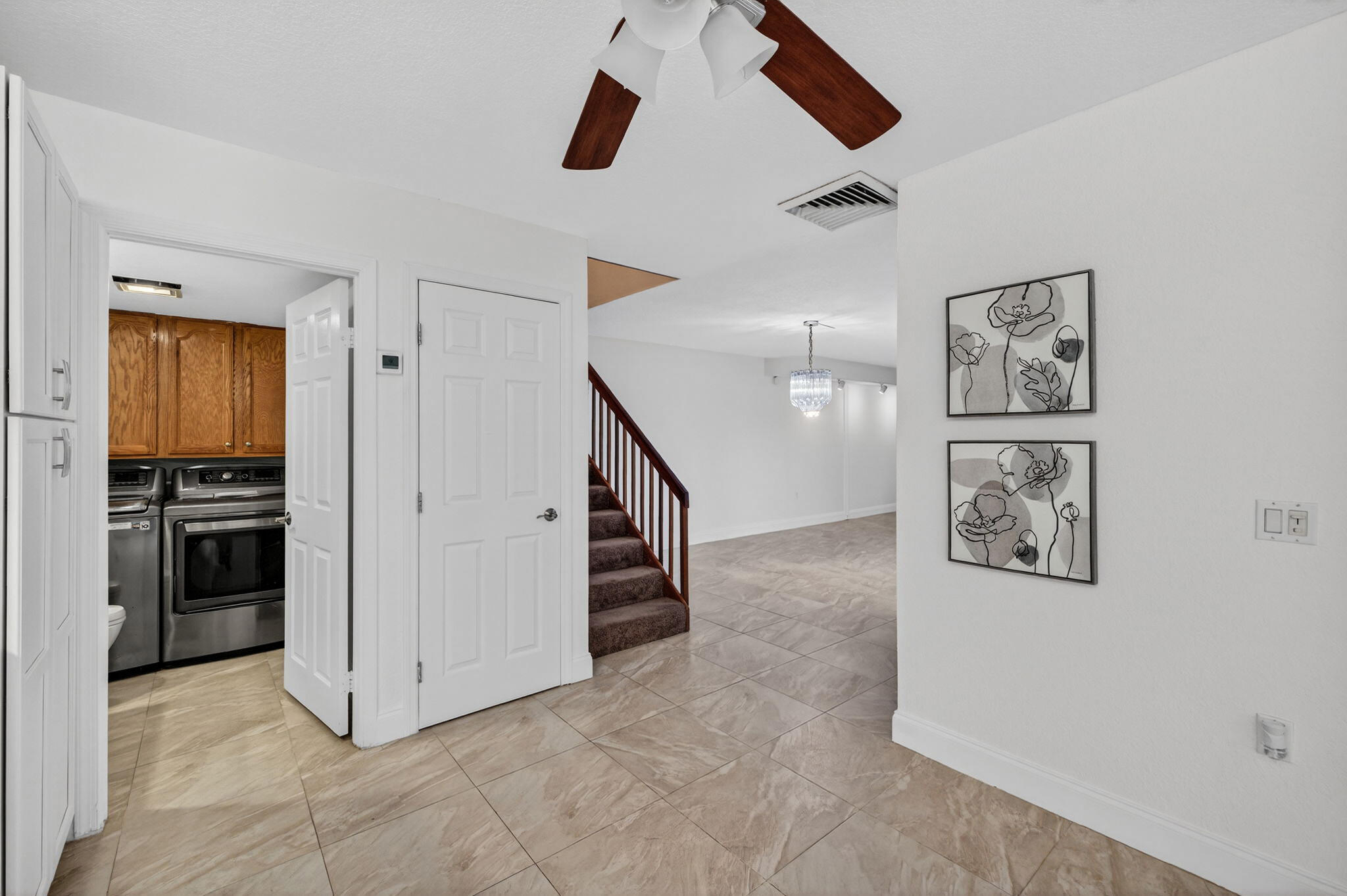 9101 Southwest 19th Place, Unit A Davie, FL 33324 - Photo 16 of 58 16 Kitchen