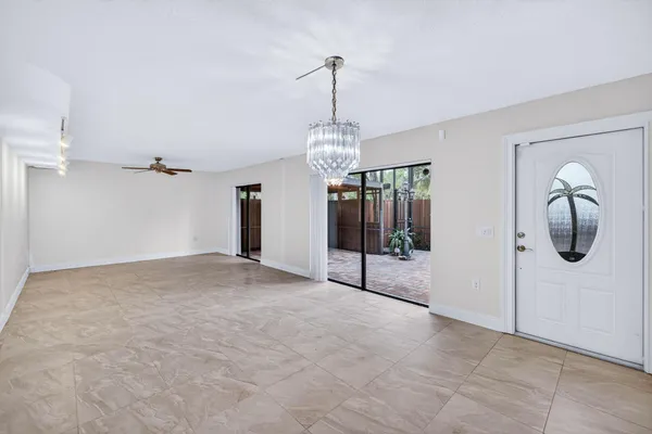 $395,000 | 9101 Southwest 19th Place, Unit A, Davie, FL 33324