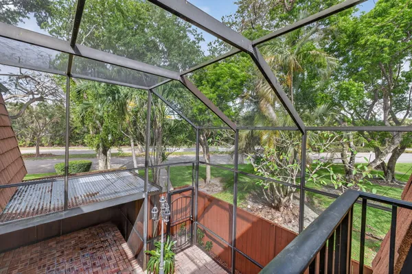 $395,000 | 9101 Southwest 19th Place, Unit A, Davie, FL 33324