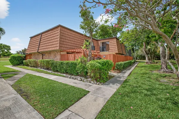 $395,000 | 9101 Southwest 19th Place, Unit A, Davie, FL 33324