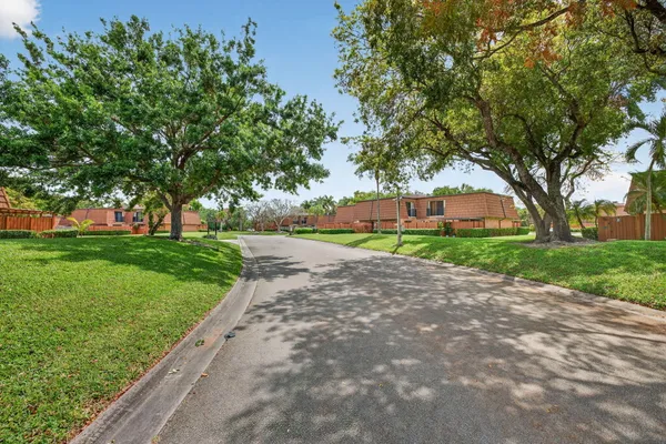 $395,000 | 9101 Southwest 19th Place, Unit A, Davie, FL 33324