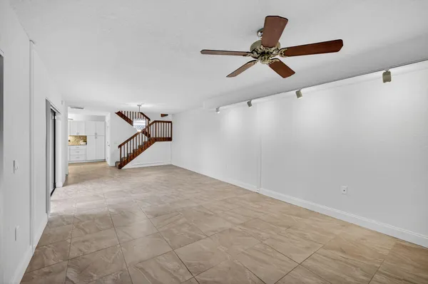 $395,000 | 9101 Southwest 19th Place, Unit A, Davie, FL 33324