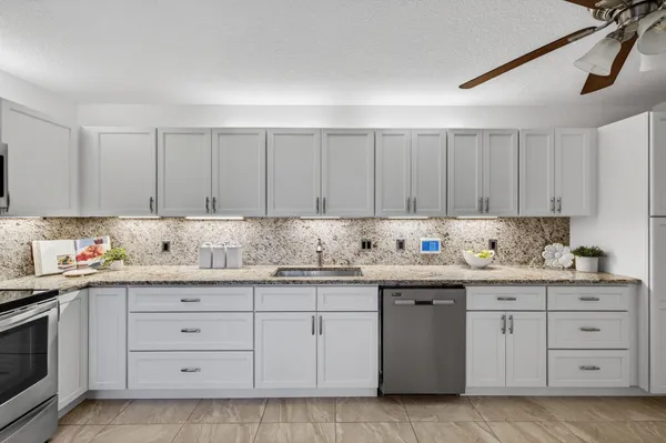 $395,000 | 9101 Southwest 19th Place, Unit A, Davie, FL 33324