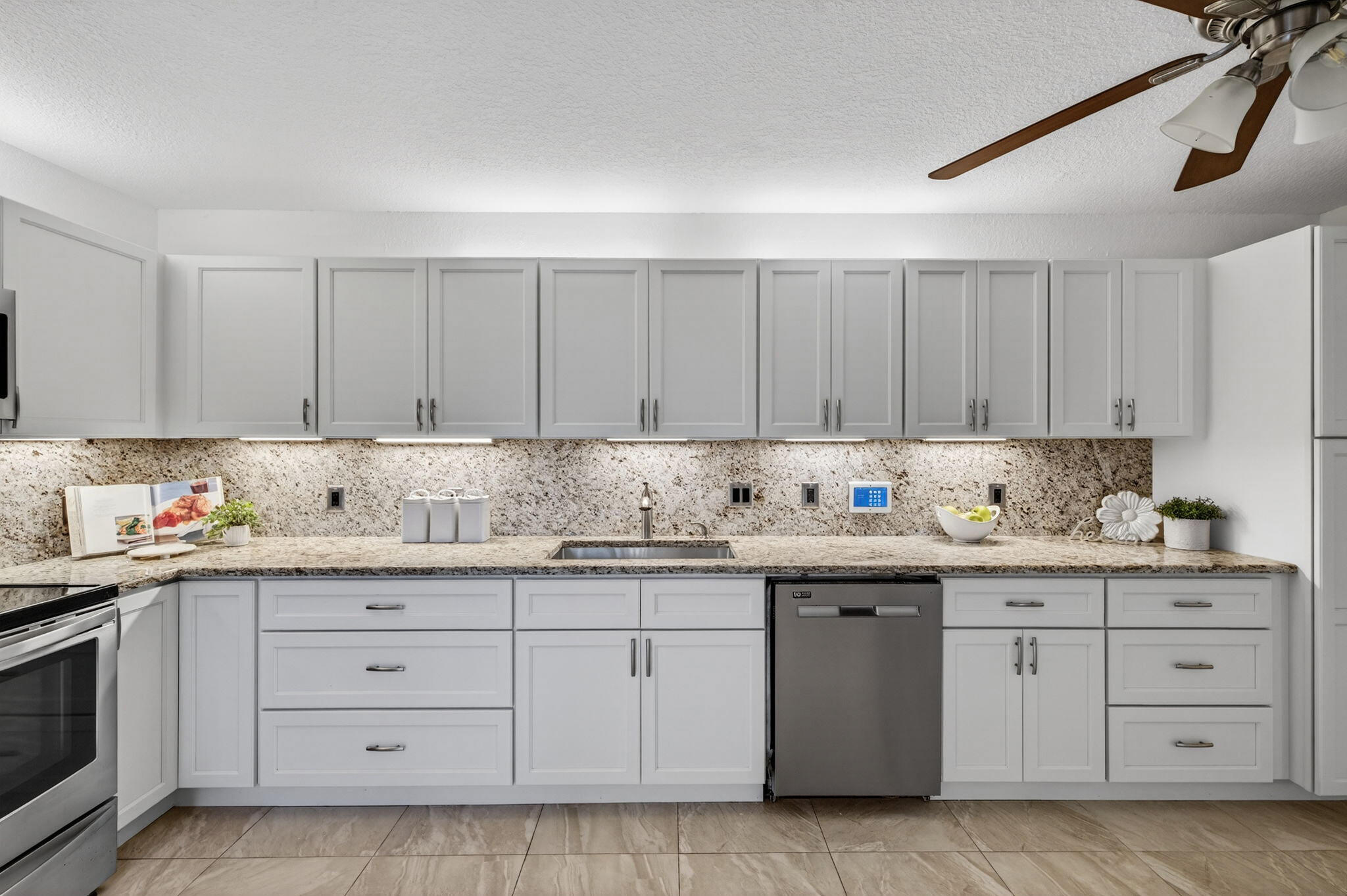 9101 Southwest 19th Place, Unit A Davie, FL 33324 - Photo 10 of 58 10 Kitchen