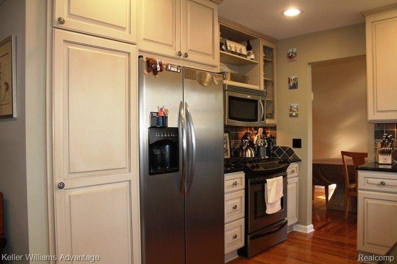 24271 Weathervane Court Novi, MI 48374 - Photo 14 of 25 Kitchen