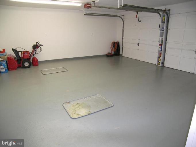 11900 Parallel Road Bowie, MD 20720 - Photo 20 of 22 Garage 1
