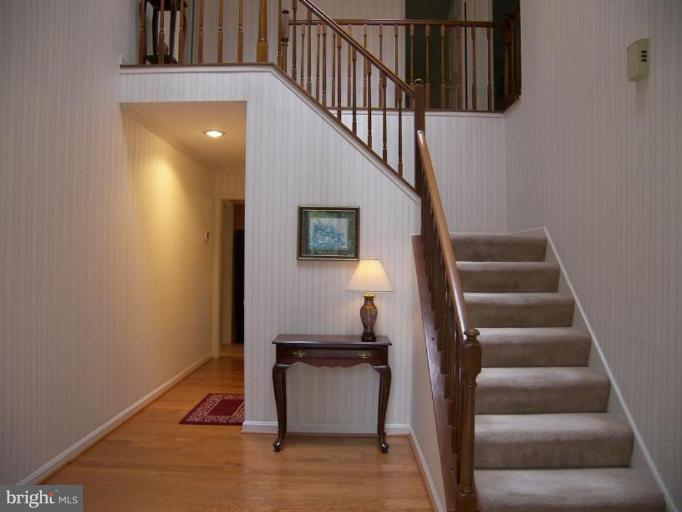 11900 Parallel Road Bowie, MD 20720 - Photo 4 of 22 Entrance / Foyer