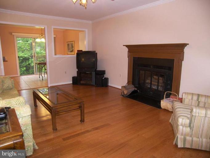 11900 Parallel Road Bowie, MD 20720 - Photo 10 of 22 Living Room #2
