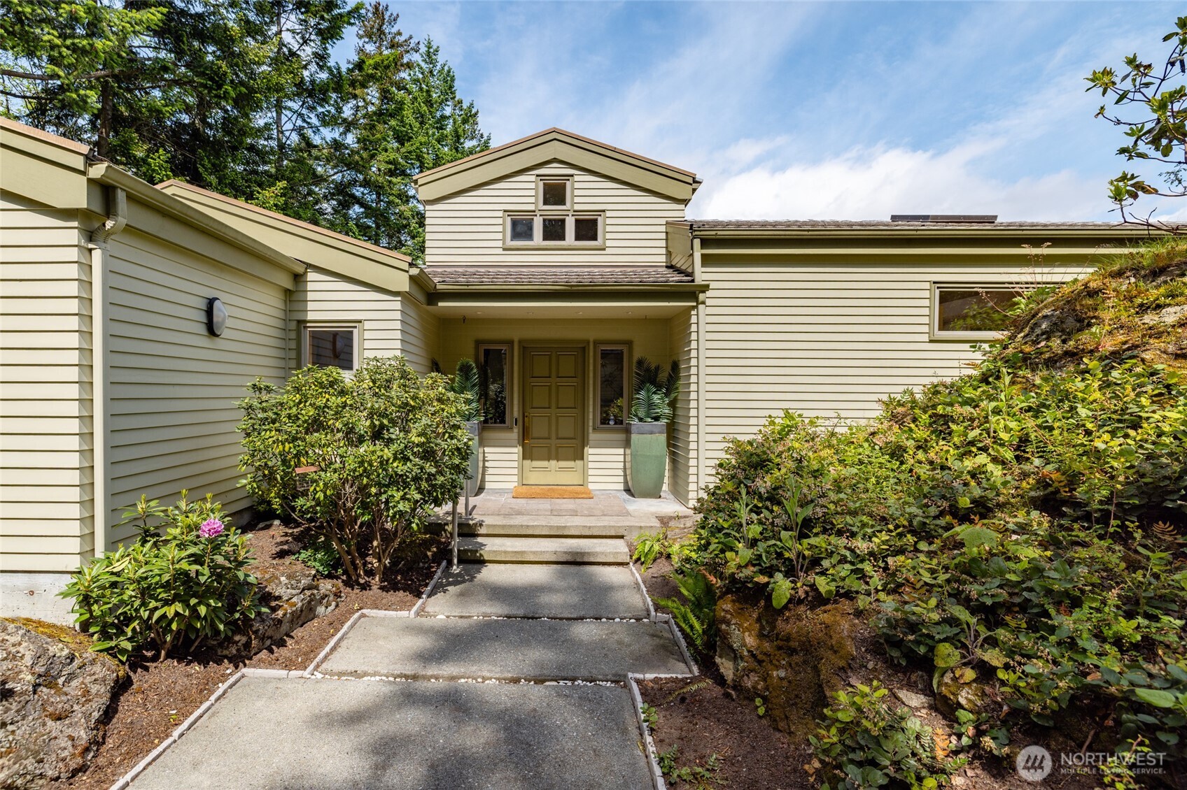 3 B Eagle's Nest Drive La Conner, WA 98257 - Photo 3 of 36