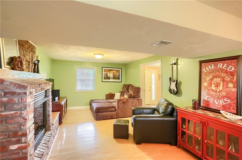 636 Fort Couch Road Pittsburgh, PA 15241 - Photo 5 of 25 Gallery Image 5