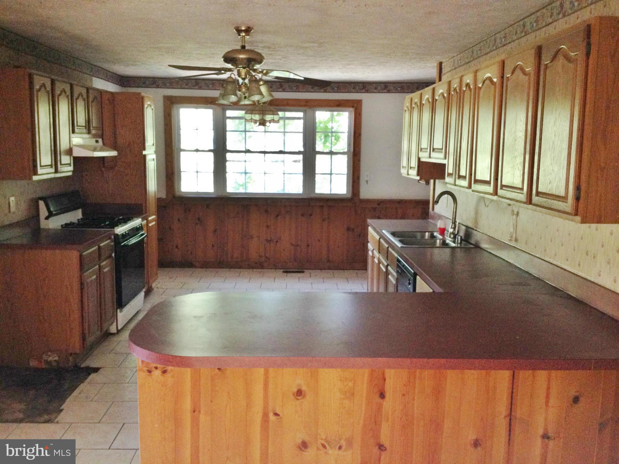 1100 Harkins Road Pylesville, MD 21132 - Photo 2 of 7 Kitchen