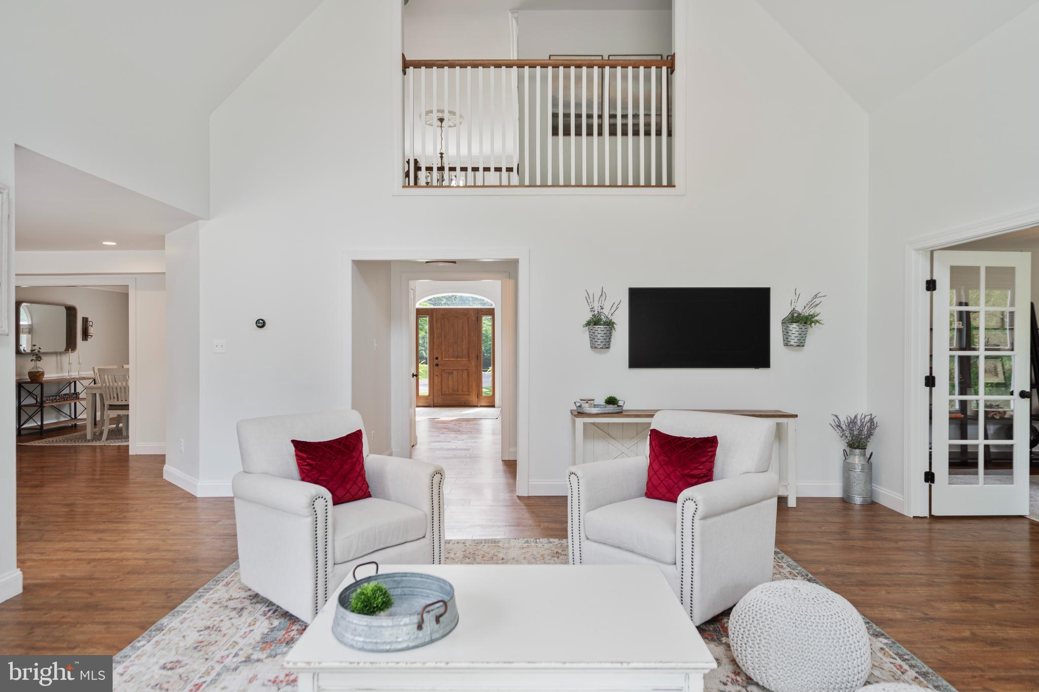 19829 Colchester Road Purcellville, VA 20132 - Photo 24 of 89 Formal living