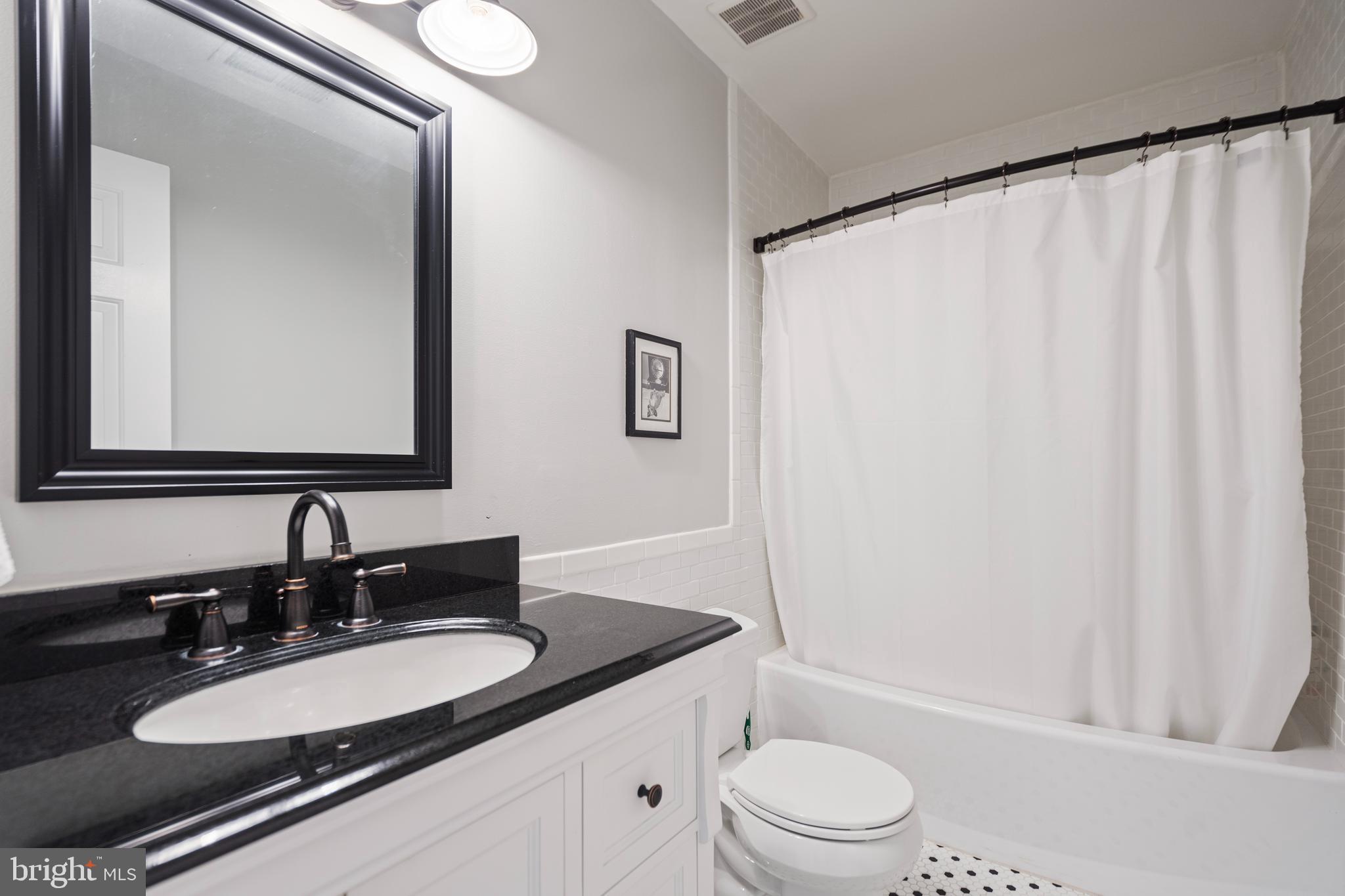 19829 Colchester Road Purcellville, VA 20132 - Photo 29 of 89 Full Bath, top level